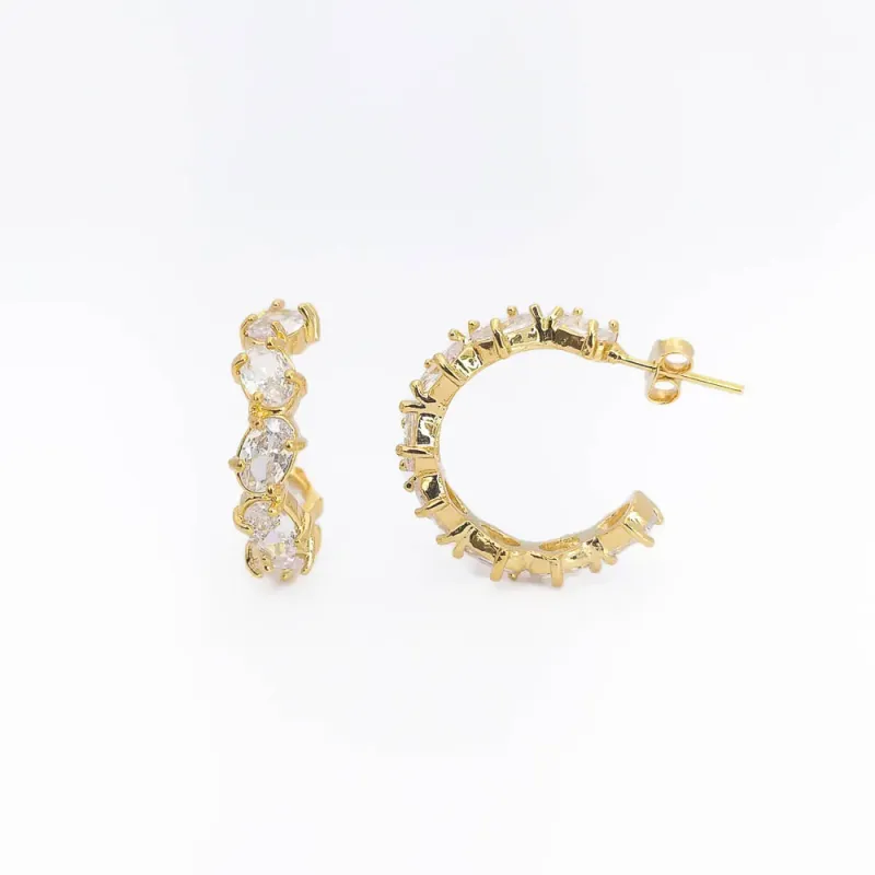 Argola Cravejada Zircônias Ovais Banhada a Ouro 18k