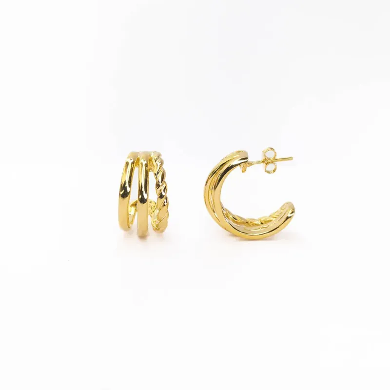 Argola Tripla Com Detalhe Torcido Banhado a Ouro 18k