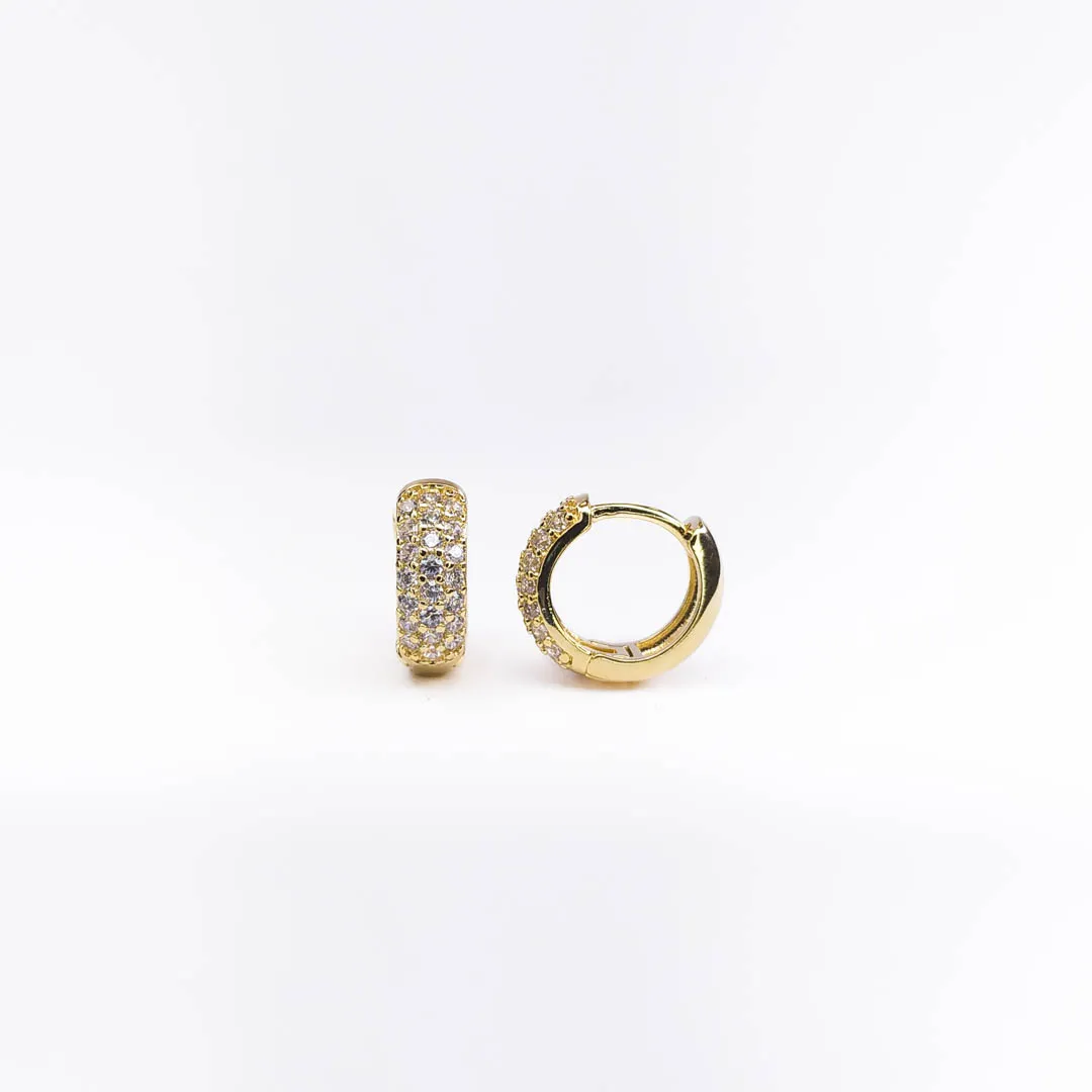 Argolinha Grossa 3 Fileiras Zircônias Cravejadas Banhado A Ouro 18K 9mm