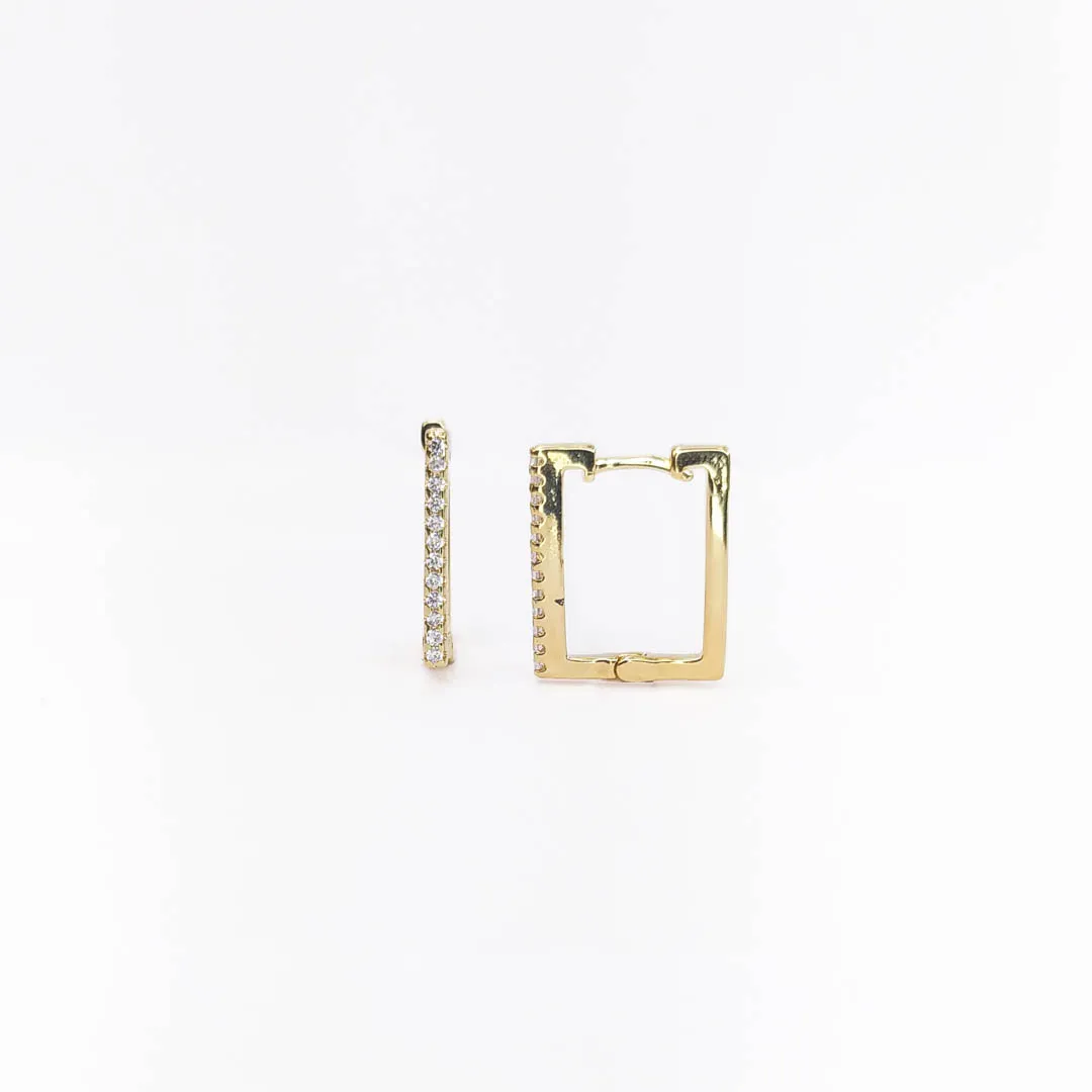 Argolinha Retangular Cravejada Banhada a Ouro 18k