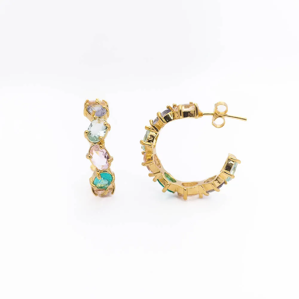 Argola Cravejada Zircônias Coloridas Ovais Banhada a Ouro 18k