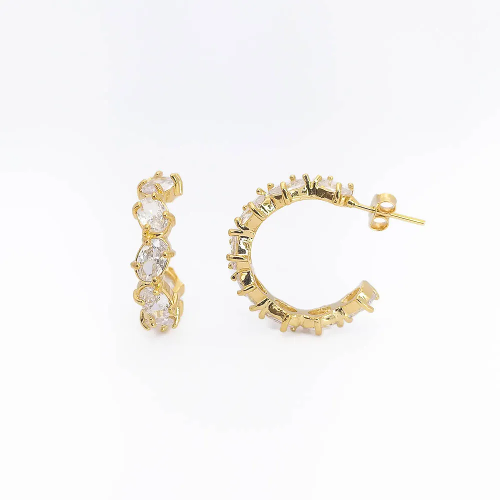 Argola Cravejada Zircônias Ovais Banhada a Ouro 18k