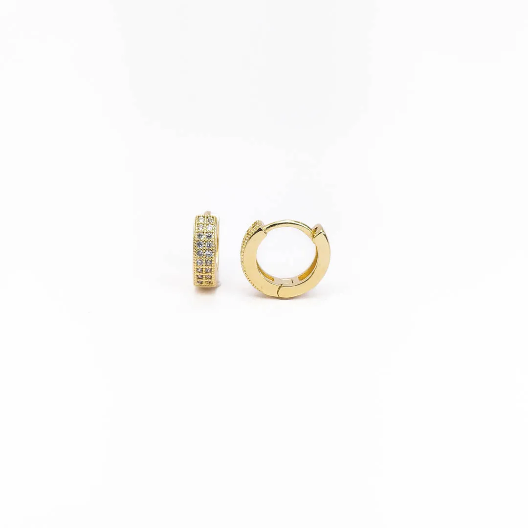 Argolinha Cravejada Duas Fileiras de Zircônias Banhada a Ouro 18k 8mm