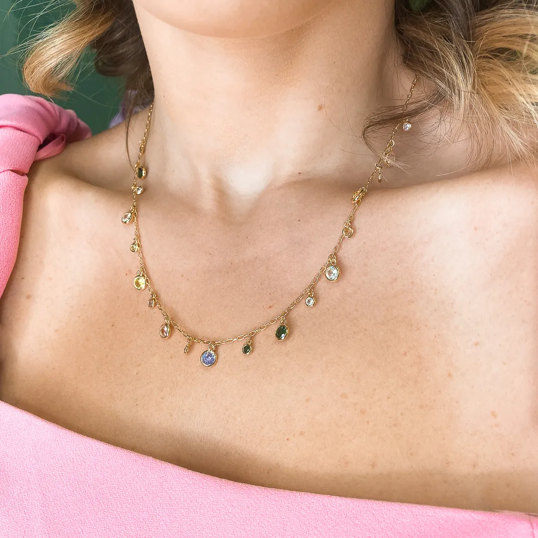 Colar Elo Cartier Fino com Zircônias Coloridas Banhado a Ouro 18k