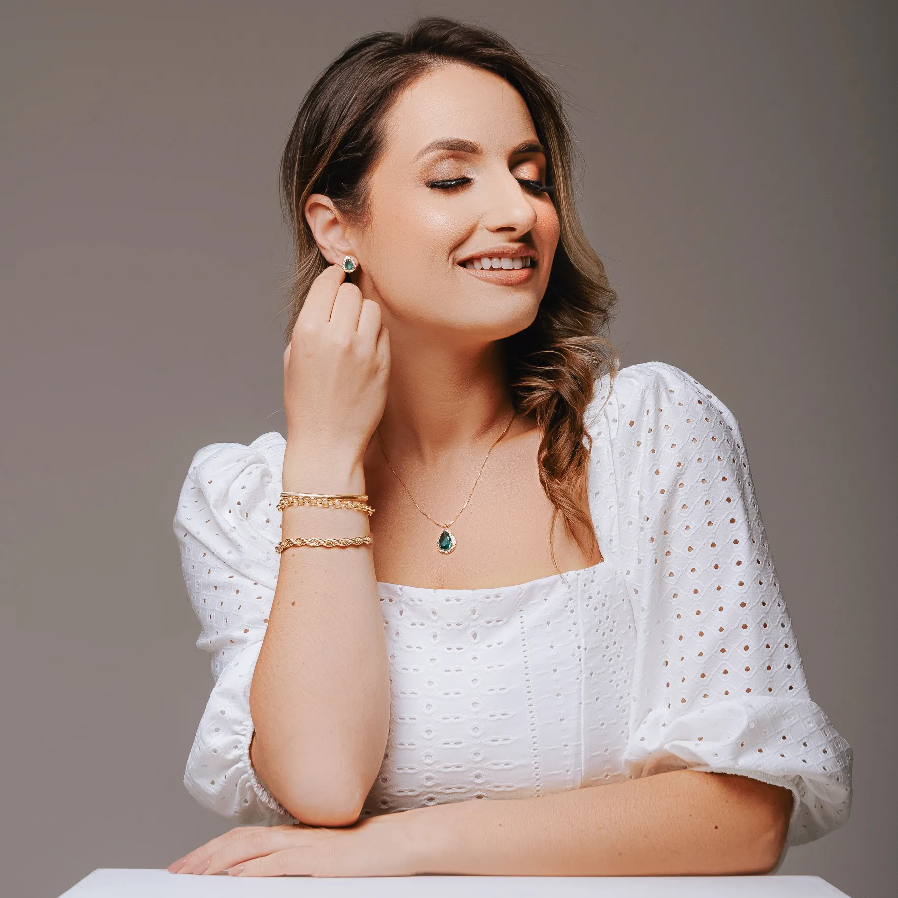 Conjunto Colar e Brinco Gota Cravejado Banhado a Ouro 18k